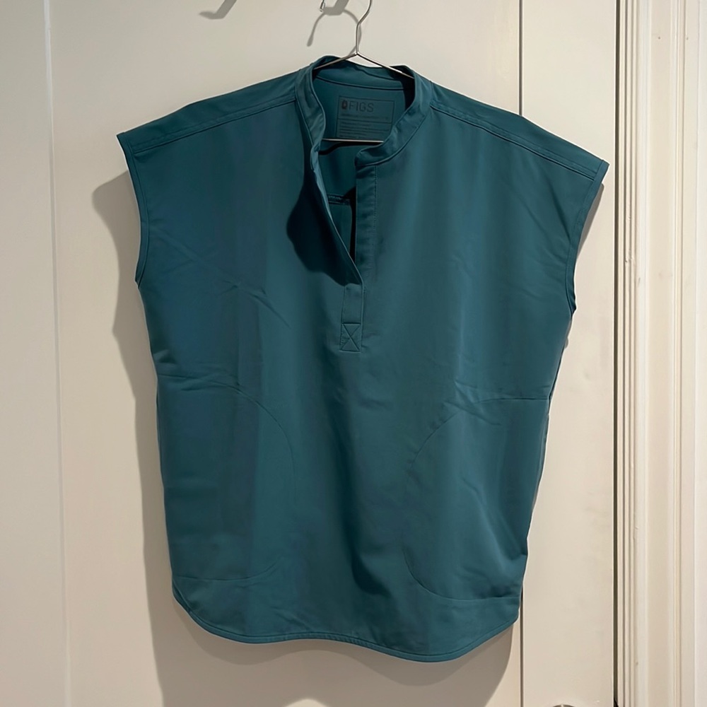 Figs Rafaela Top in Hydrogreen